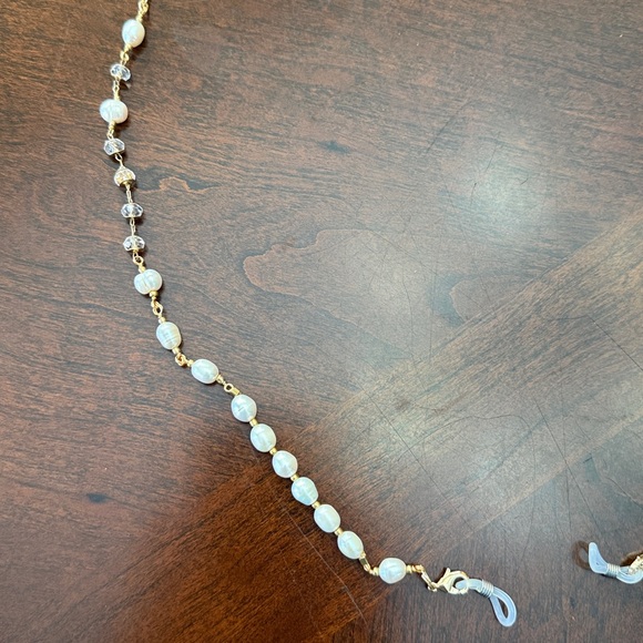 Anthropologie Ocean Drive Freshwater Pearl and Gold Plated Chain Eyewear!!🔥🔥🔥 - Picture 5 of 16